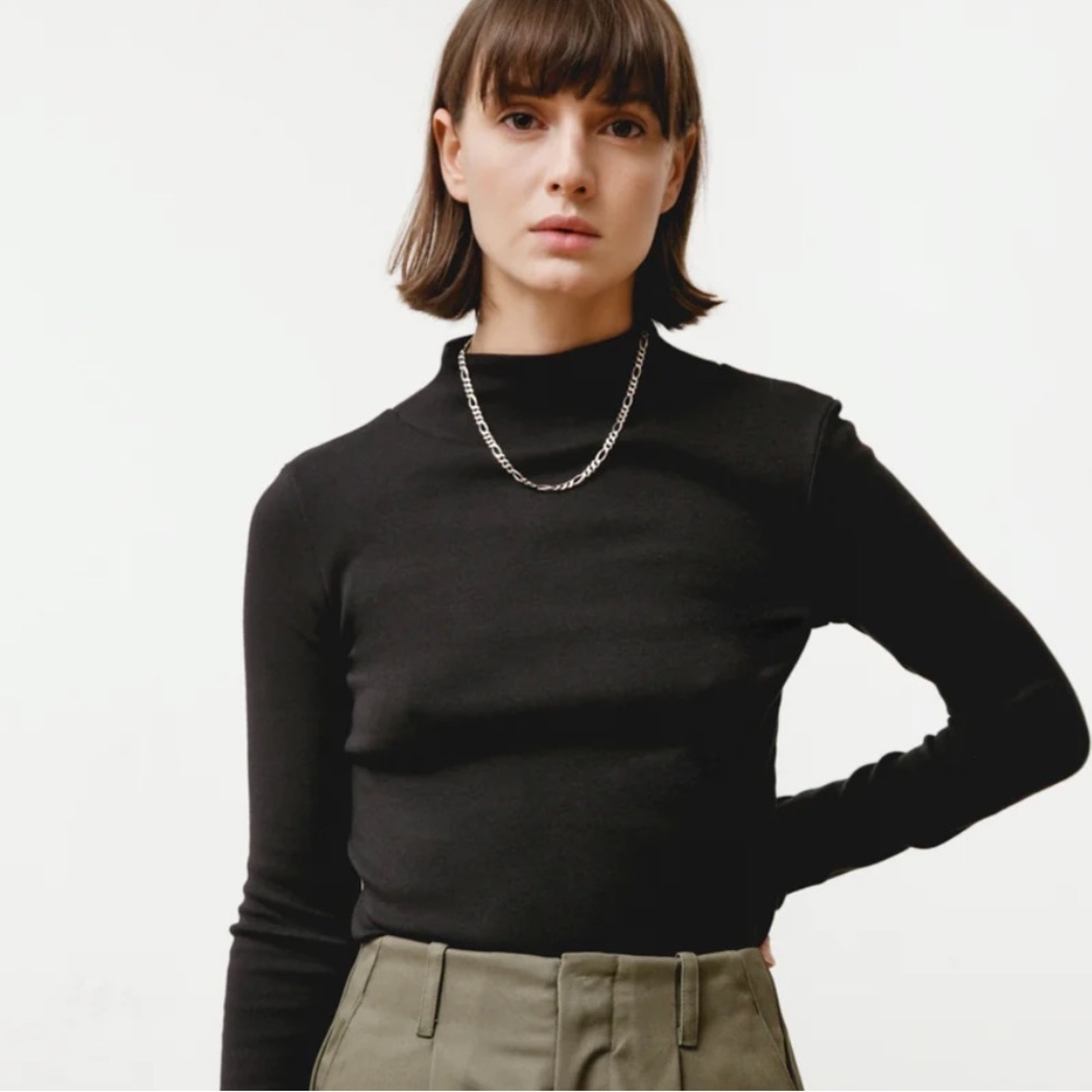 NWT PRIORY Plex Mockneck in Stretch Knit Black Size M/L​​​